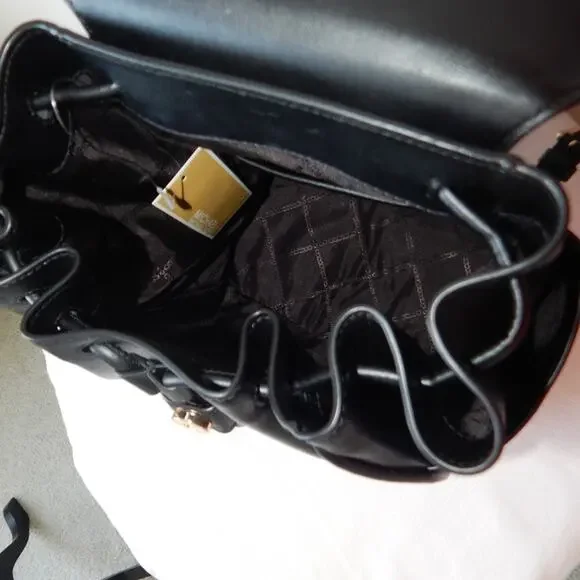 extended strap belt bag lululemon Original Everywhere Belt Bag vs. Extended Strap Comparison As Requested.  Trench (top - new version) Asphalt Grey (bottom